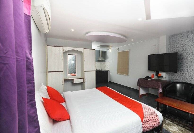 Отель Nakshatra Serviced Apartments-bawa Road