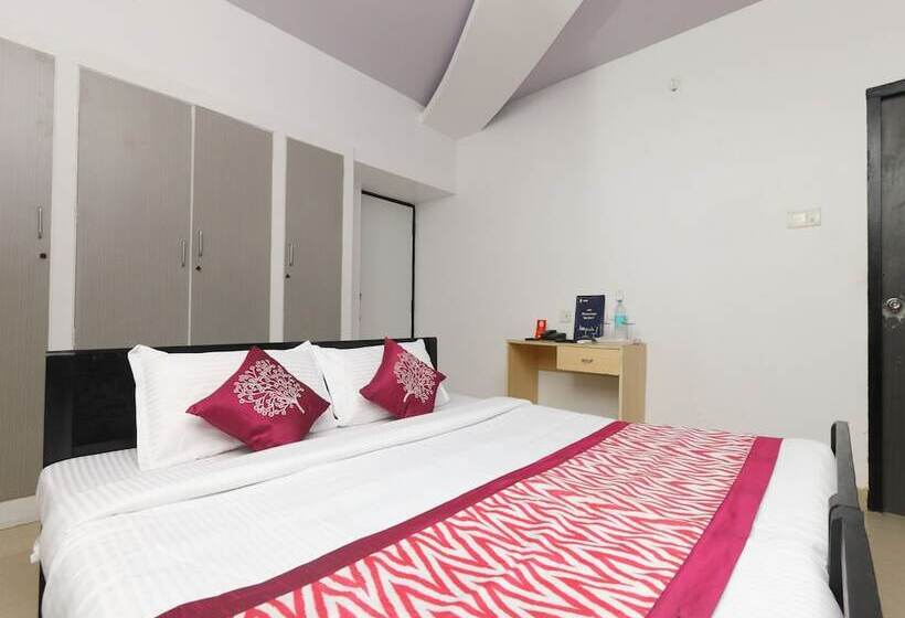 Отель Nakshatra Serviced Apartments-bawa Road