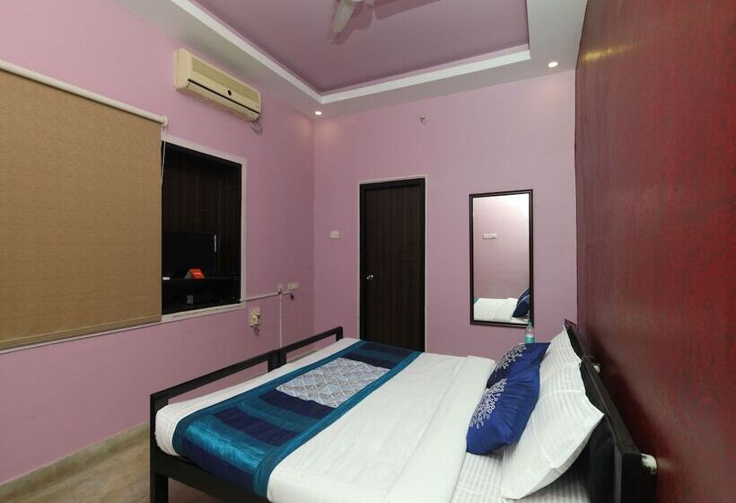 Отель Nakshatra Serviced Apartments-bawa Road