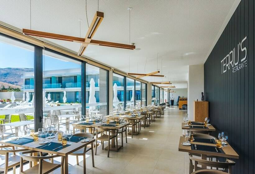 ホテル Vila Baleira Village