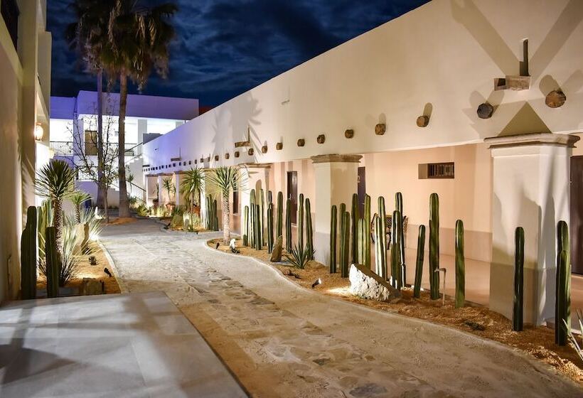 Отель Plaza Cuatro Cienegas