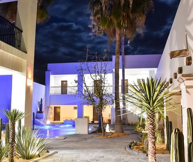 Отель Plaza Cuatro Cienegas