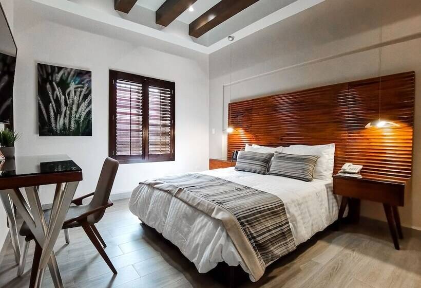 Отель Plaza Cuatro Cienegas