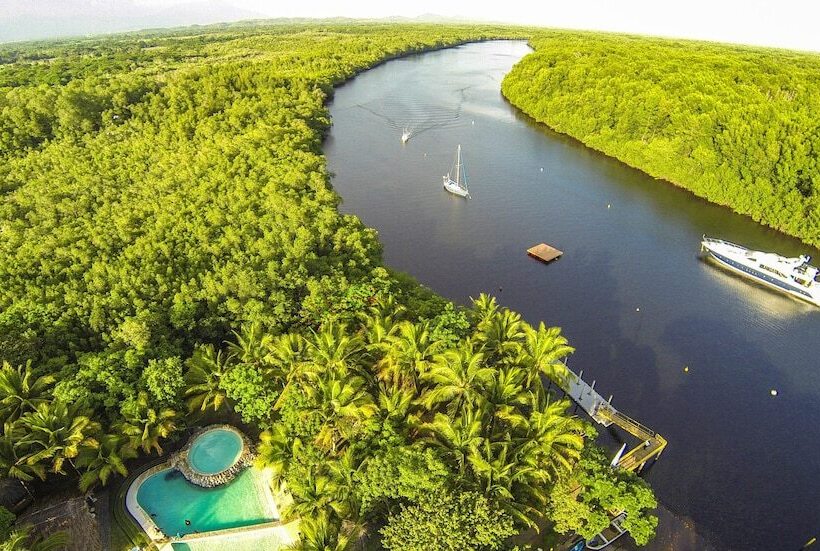 Отель Puerto Barillas