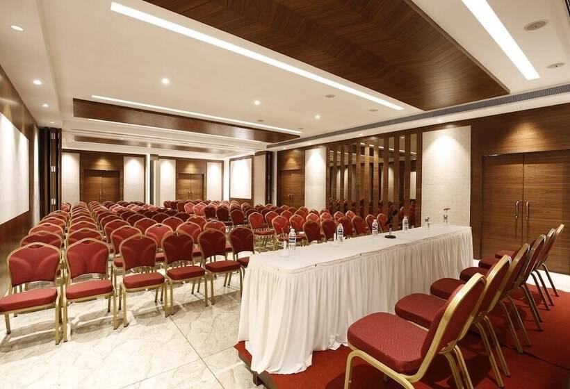 בית מלון כפרי Ramee Panchshil