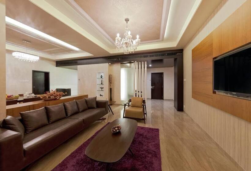 בית מלון כפרי Ramee Panchshil