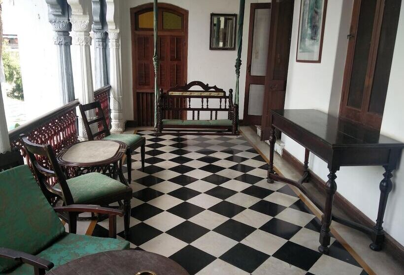 هتل Rangniwas Palace