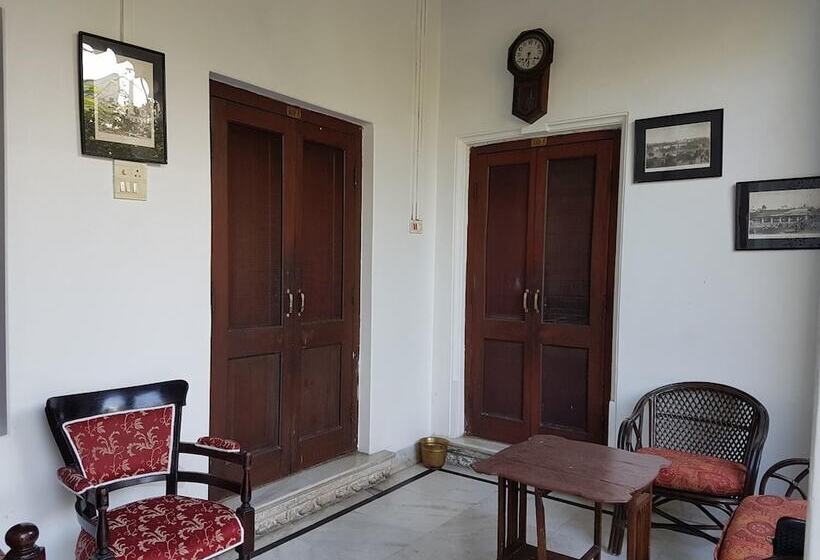 هتل Rangniwas Palace