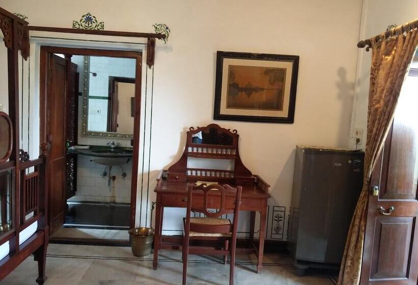 هتل Rangniwas Palace