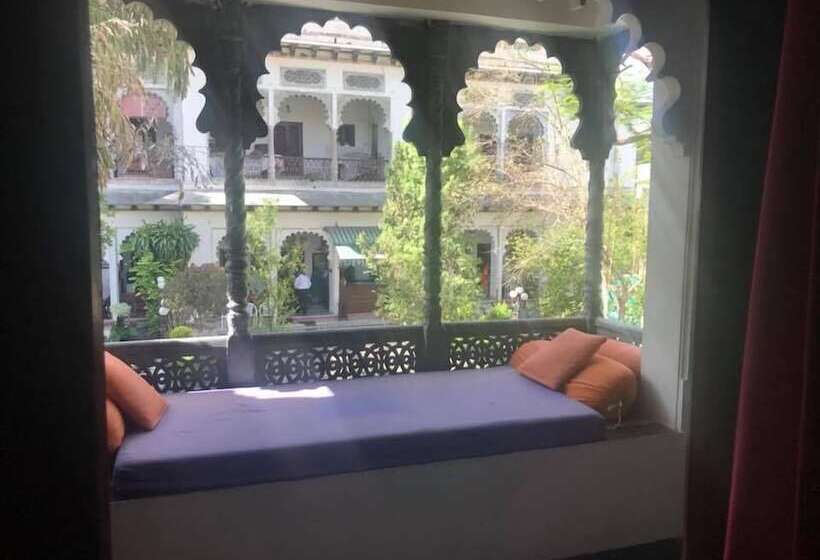 هتل Rangniwas Palace