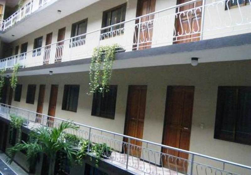 Отель Sevillano