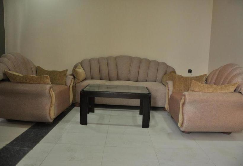 בית מלון כפרי Shashinag Residency