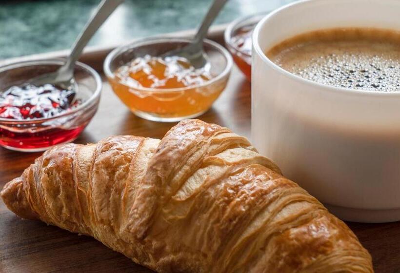 호텔 Kyriad Direct Macon Sud