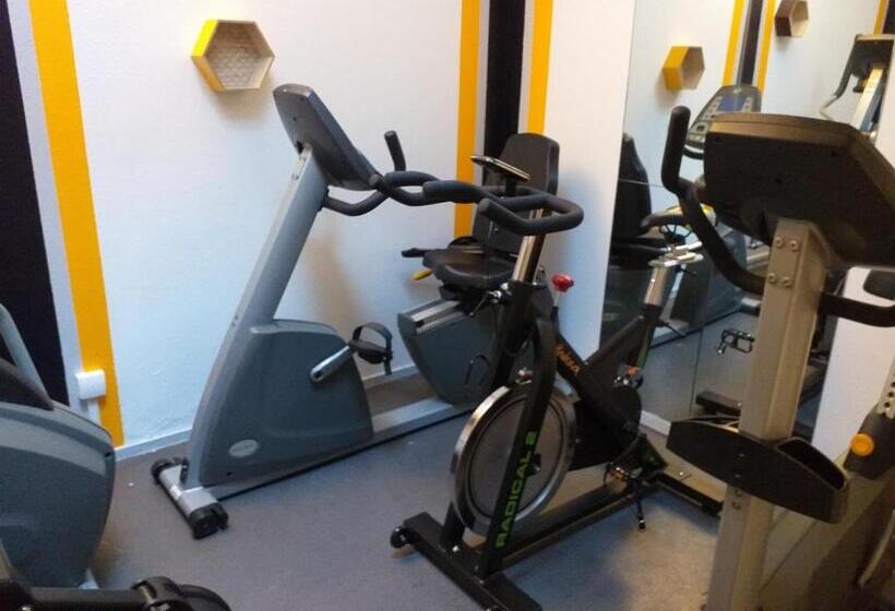 호텔 Kyriad Direct Macon Sud