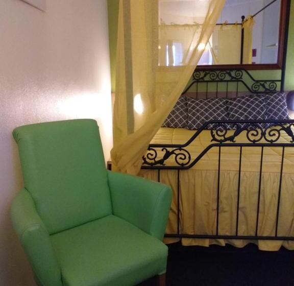 호텔 Kyriad Direct Macon Sud