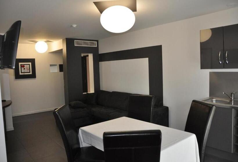 בית מלון כפרי The Originals City, Hôtel Des Arts, Montauban