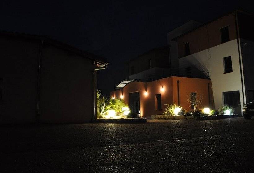 בית מלון כפרי The Originals City, Hôtel Des Arts, Montauban