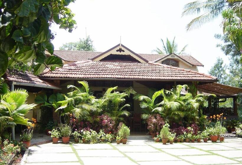 ホテル Tranquil Resort Wayanad