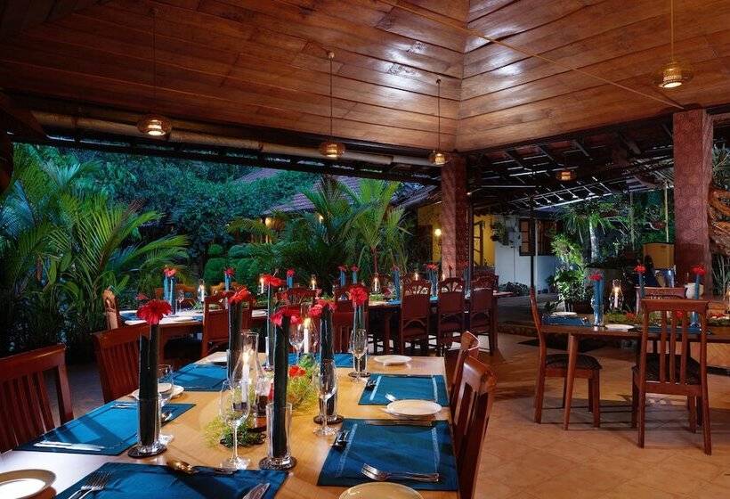 ホテル Tranquil Resort Wayanad