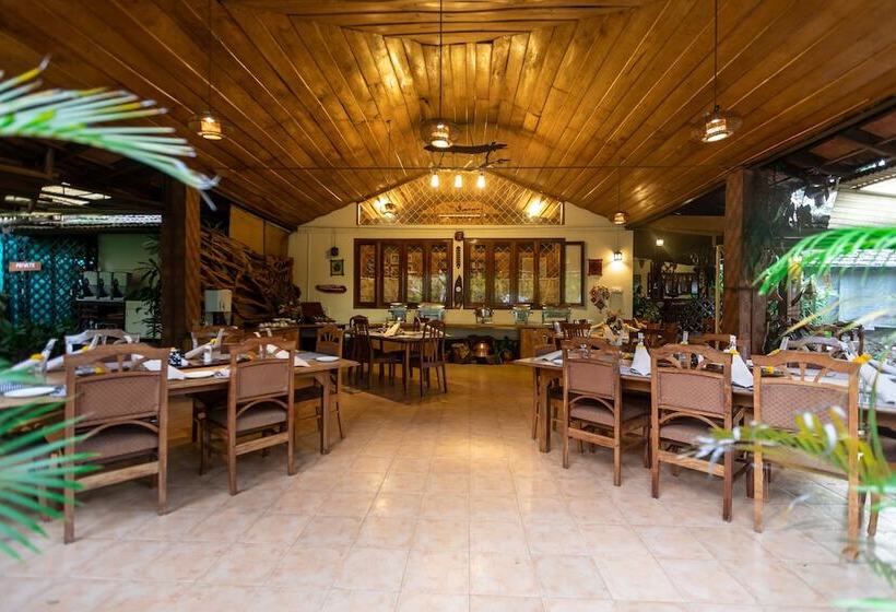 ホテル Tranquil Resort Wayanad