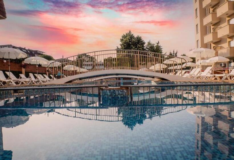 בית מלון כפרי Villa Aurora