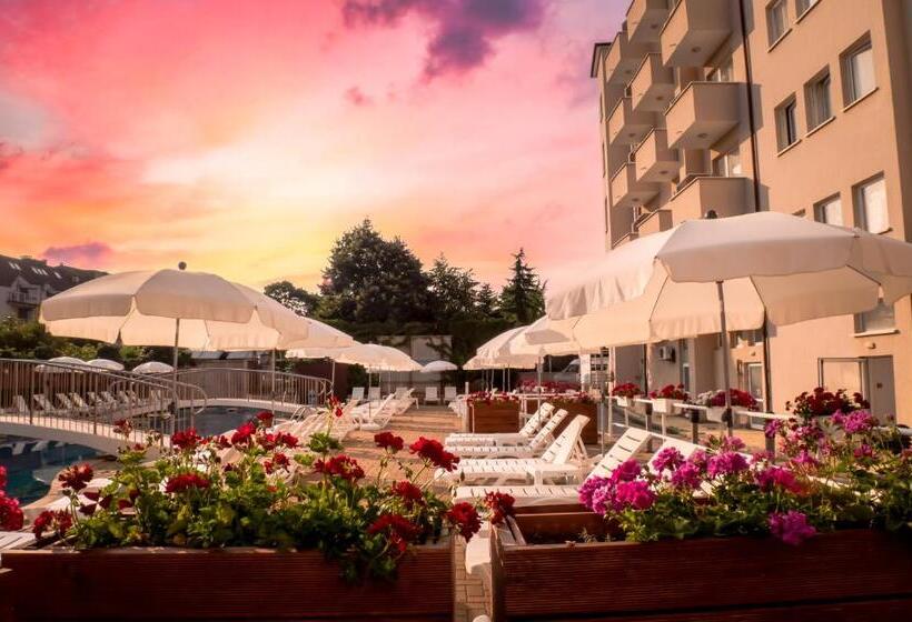هتل Villa Aurora