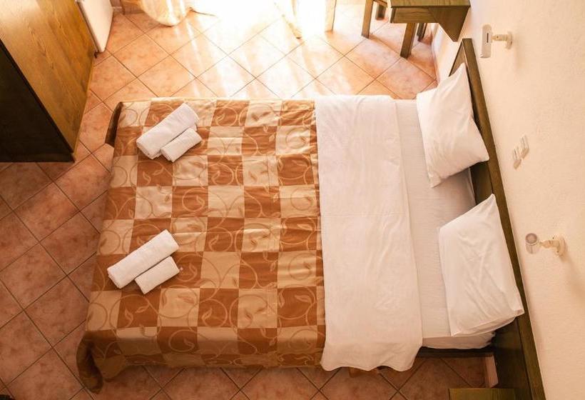 בית מלון כפרי Villa Cariatis