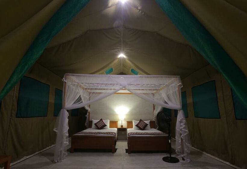 בית מלון כפרי Wilpattu Safari Camp   Campground