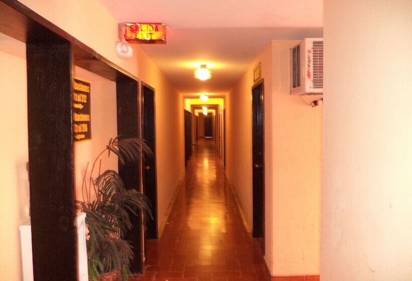 מוטל Baja Del Sol Inn