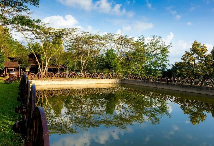 منتجع Village Farm & Winery