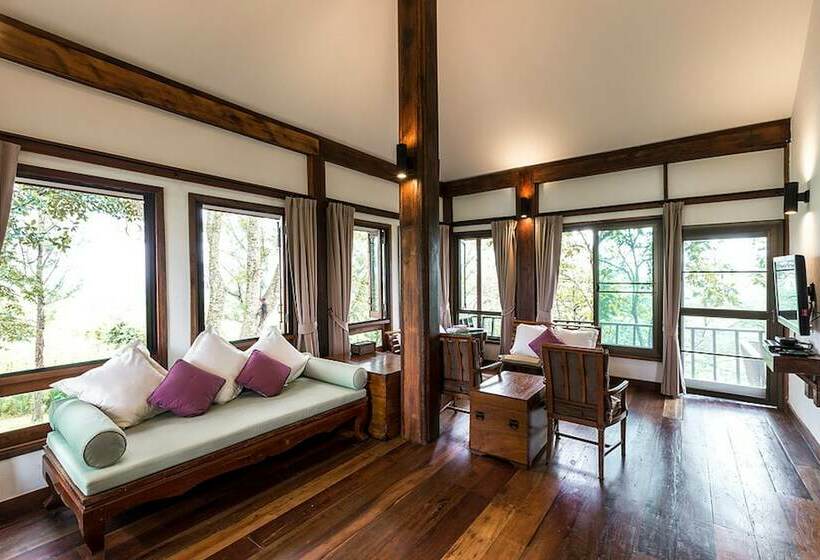 منتجع Village Farm & Winery