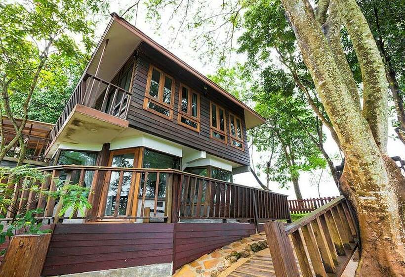 منتجع Village Farm & Winery