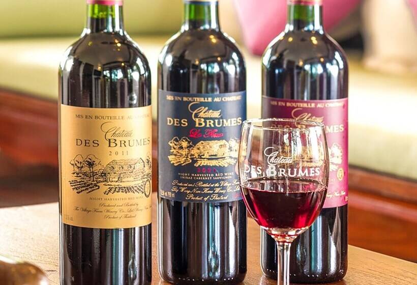 منتجع Village Farm & Winery