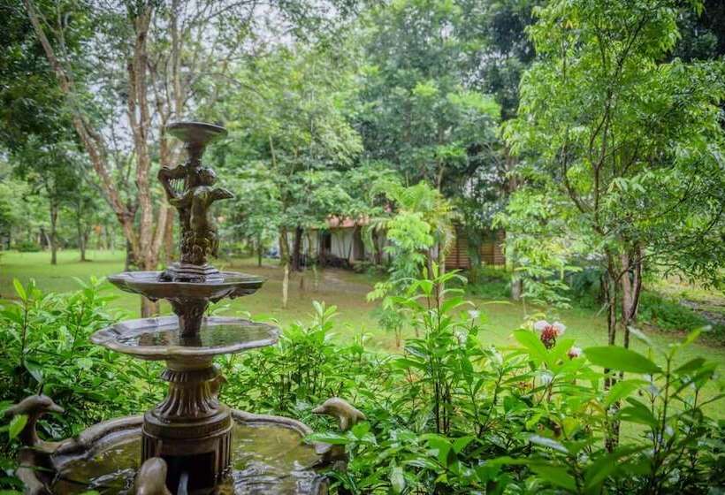 Taksina Garden Resort