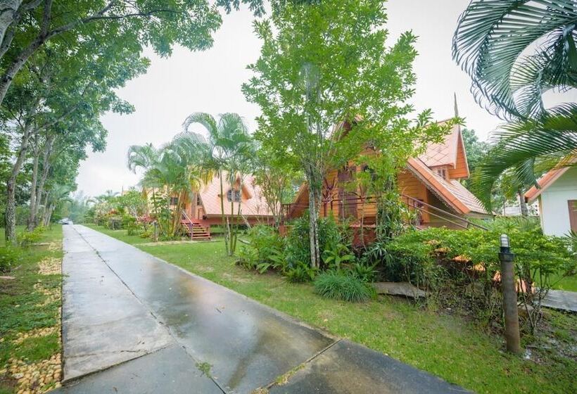 Taksina Garden Resort