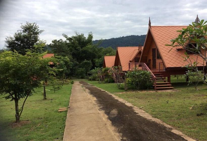 Taksina Garden Resort