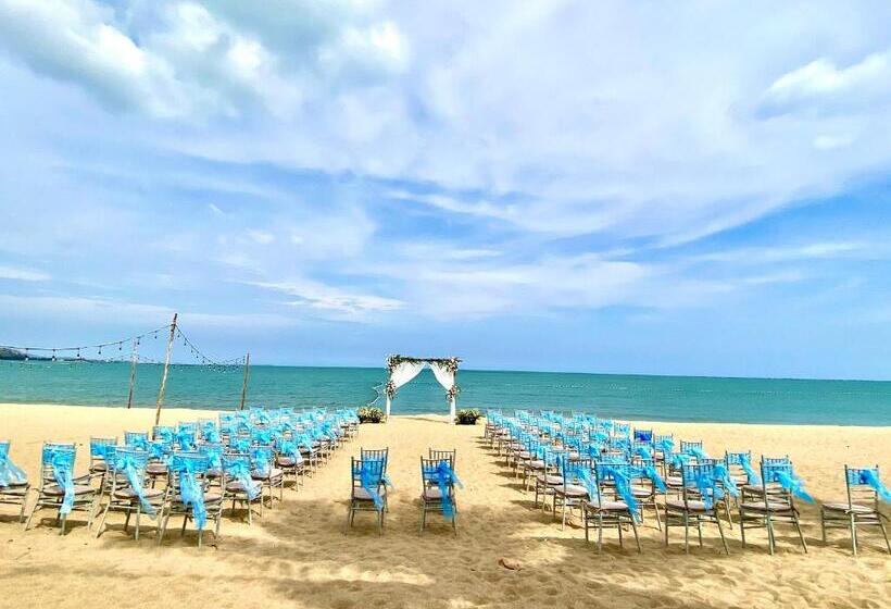 Ttc Resort Ninh Thuan Unlimited Access To Water Park