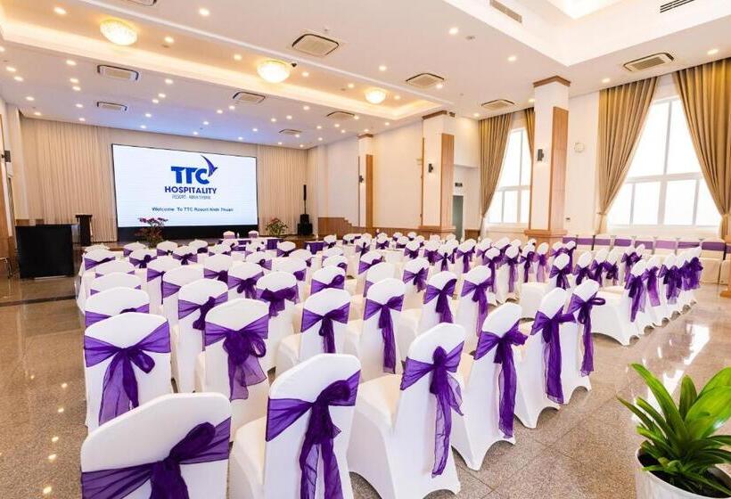 Ttc Resort Ninh Thuan Unlimited Access To Water Park