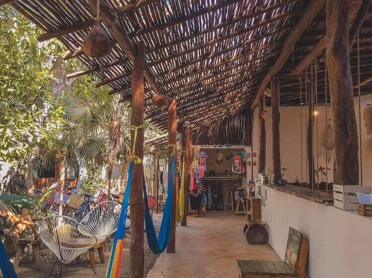Tubo Tulum Hostel