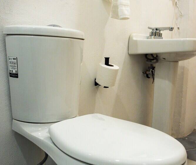 ユースホステル Hostal De La Montaña