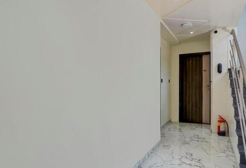 호텔 Super Capital O Poona Royal