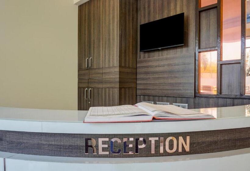 호텔 Super Capital O Poona Royal