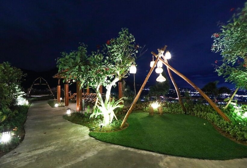 Отель Alinson Sunset Hill By Zuzu