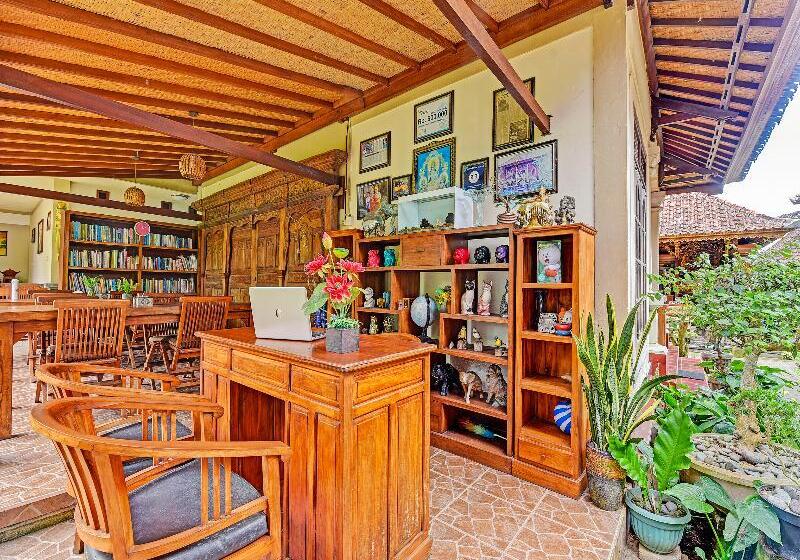 ホテル Collection O 91479 Indah Home Stay