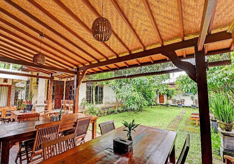 ホテル Collection O 91479 Indah Home Stay