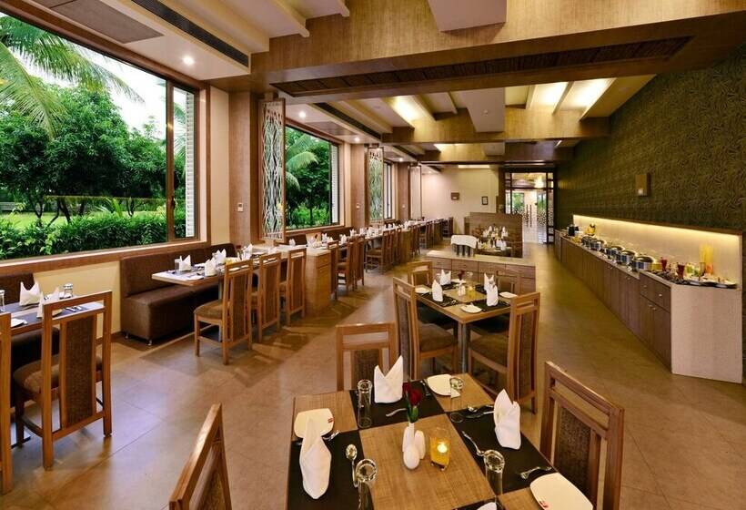 فندق Sarovar Portico Sasangir