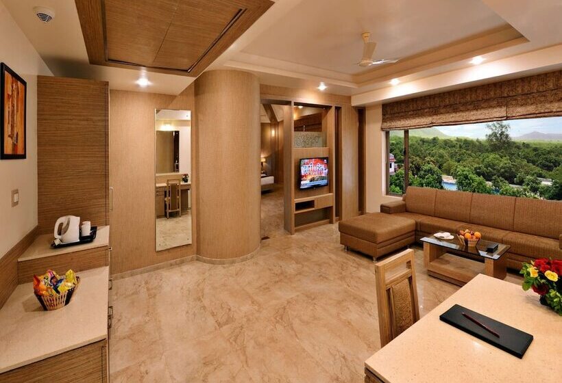 בית מלון כפרי Sarovar Portico Sasangir