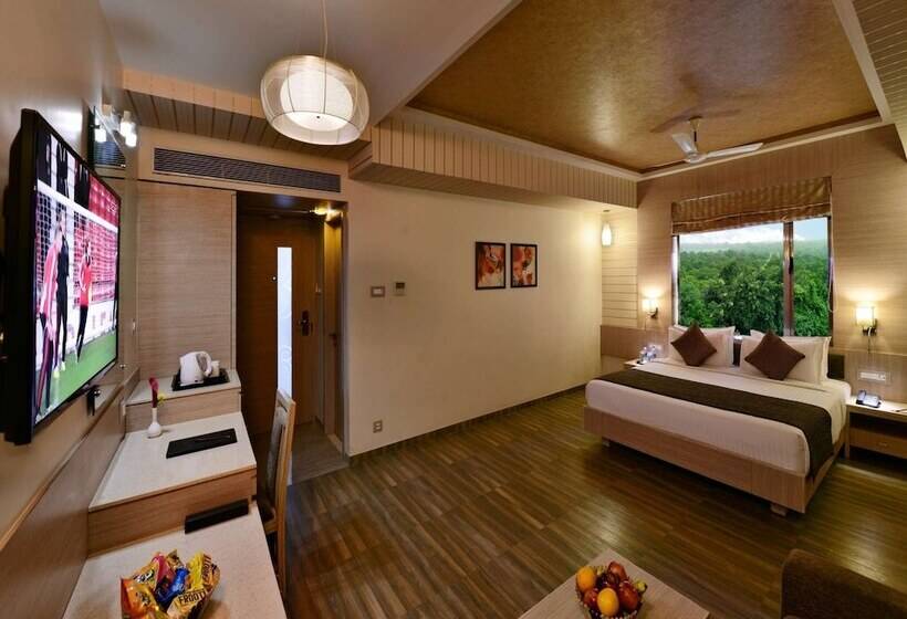 فندق Sarovar Portico Sasangir