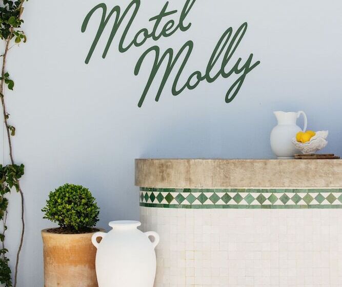 Motel Molly
