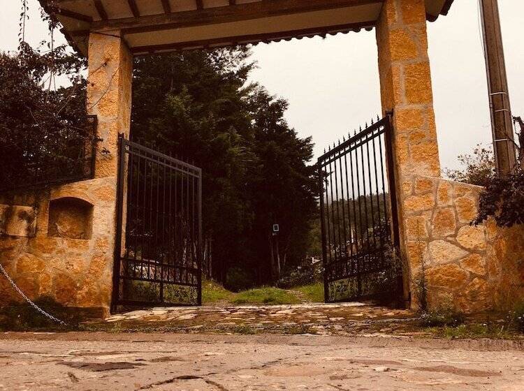 펜션 Lo Nuestro   Hospedería